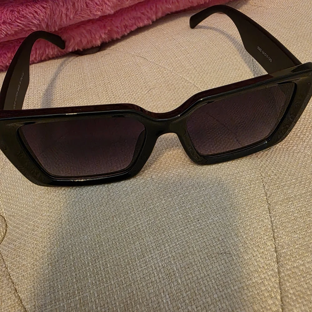 Black Sunglasses - Picture 3 of 7